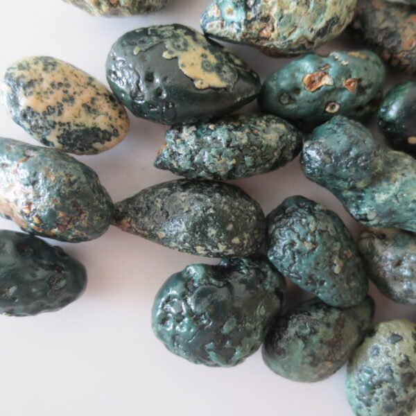 gobi desert raw rough stones natural gemstone specimen for collectors (p47)