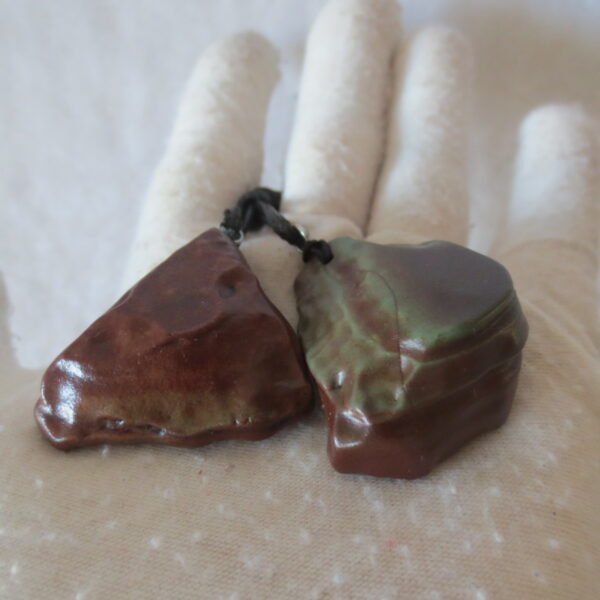 a100 set of 2 desert gobi agate pendant