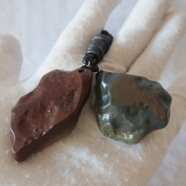 a101 set of 2 desert gobi agate pendant