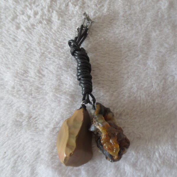 a115 natural desert gobi agate pendant