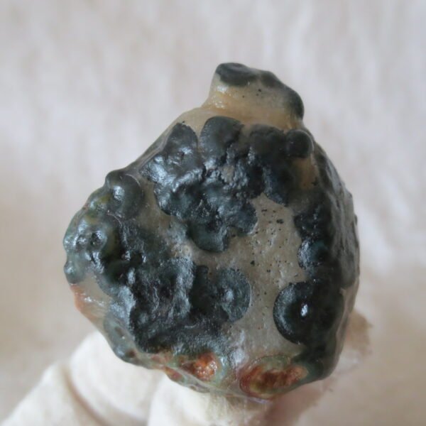 natural thumb eye gobi agate desert raw stone mineral (m122) (copy)