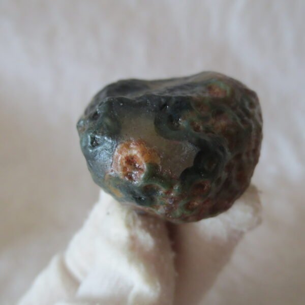 natural thumb eye gobi agate desert raw stone mineral (m122) (copy)