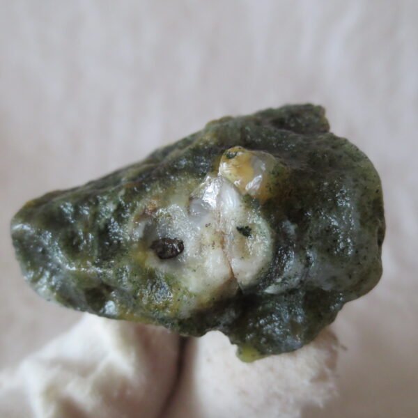 natural thumb eye gobi agate desert raw stone mineral (m125)