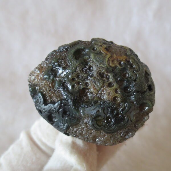 natural thumb eye gobi agate desert raw stone mineral (m131) (copy)