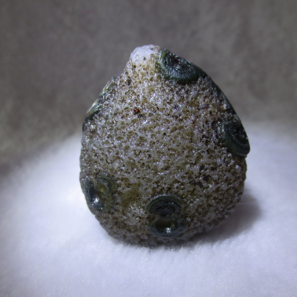 natural thumb eye gobi agate desert raw stone mineral (m132)
