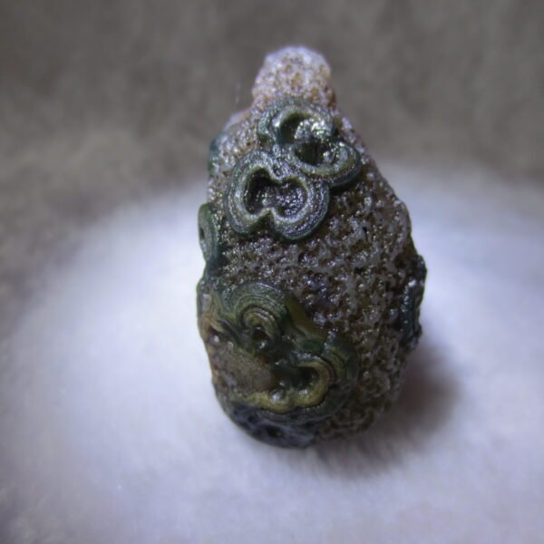 natural thumb eye gobi agate desert raw stone mineral (m132)