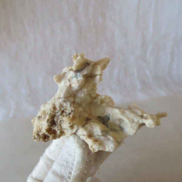 mountain shaped gobi wind carved layered agate natural rough stone specimen (j36)