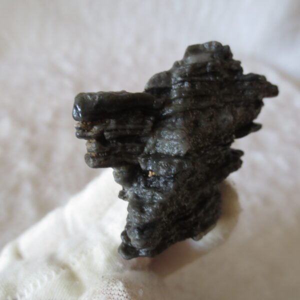 mountain shaped gobi wind carved layered agate natural rough stone specimen (k99)