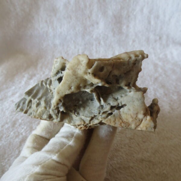 natural quartz flower gobi stone raw desert rock home decor. (g37)