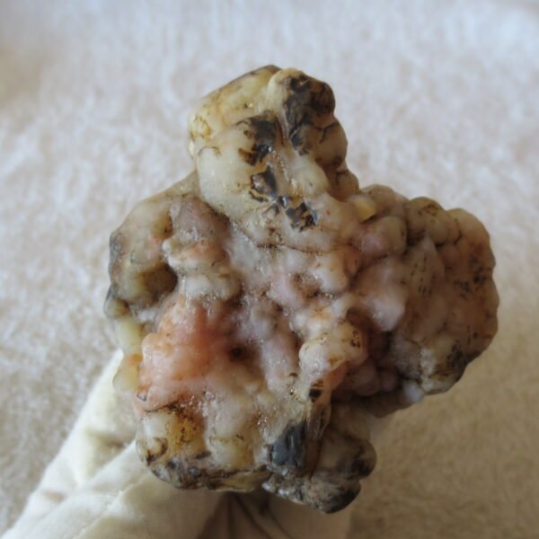 natural quartz flower gobi stone raw desert rock home decor. (g47)