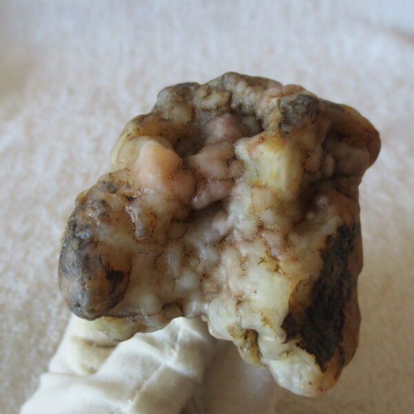 natural quartz flower gobi stone raw desert rock home decor. (g47)