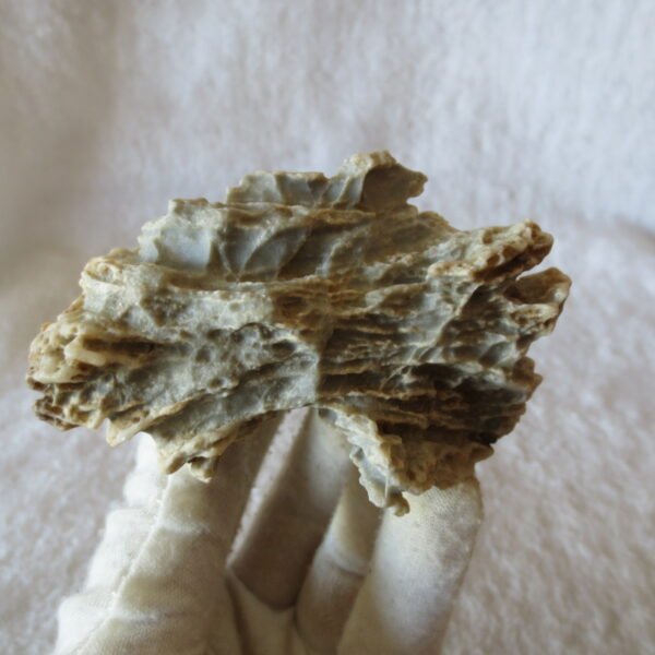 natural quartz flower gobi stone raw desert rock home decor. (g39)