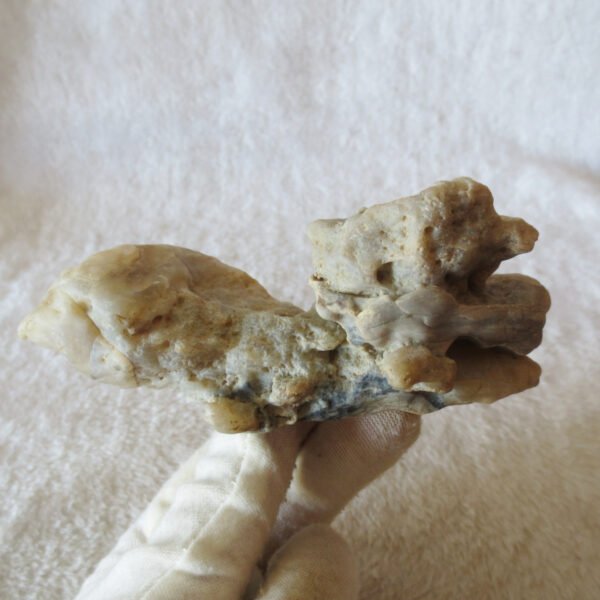 natural quartz flower gobi stone raw desert rock home decor. (g48)
