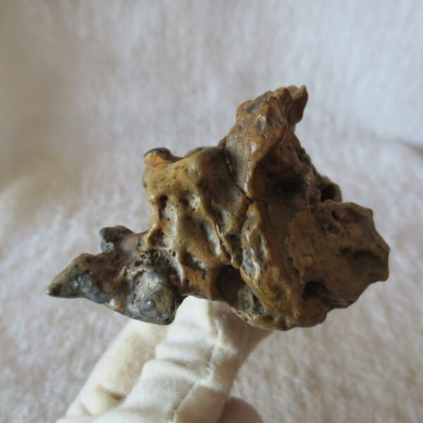 natural quartz flower gobi stone raw desert rock home decor. (g53)