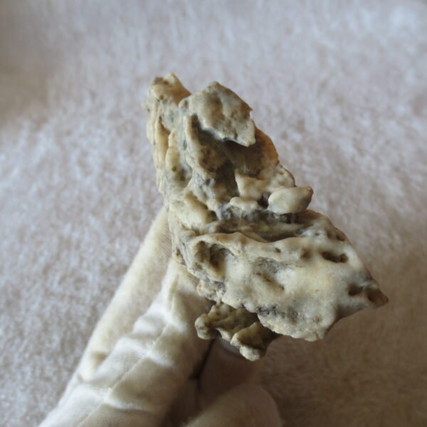 natural quartz flower gobi stone raw desert rock home decor. (g54)