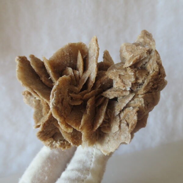 natural desert rose gobi agate raw stone mineral home decor. (i08)