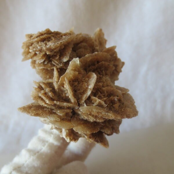 natural desert rose gobi agate raw stone mineral home decor. (i09）