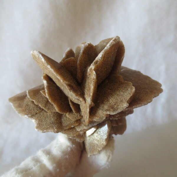 natural desert rose gobi agate raw stone mineral home decor. (i09)