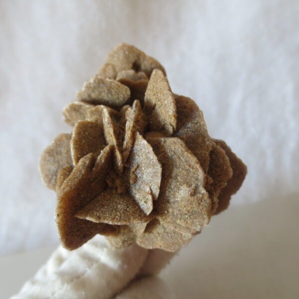 natural desert rose gobi agate raw stone mineral home decor. (i13）