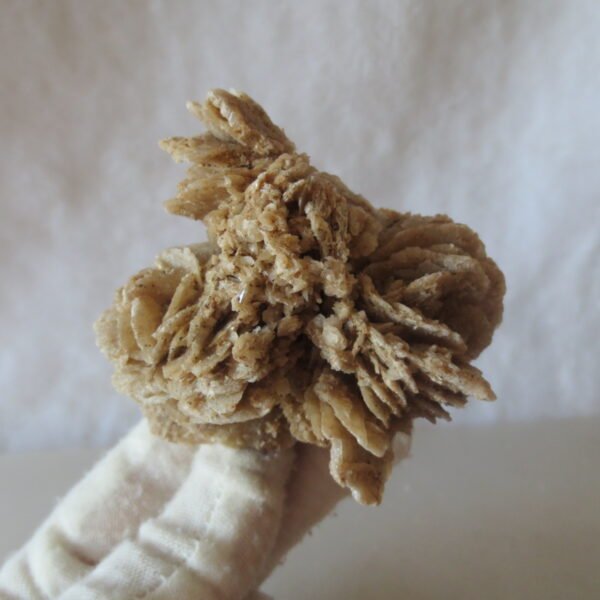 natural desert rose gobi agate raw stone mineral home decor. (i21）
