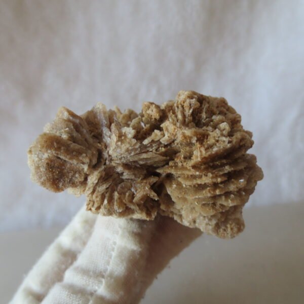 natural desert rose gobi agate raw stone mineral home decor. (i21）
