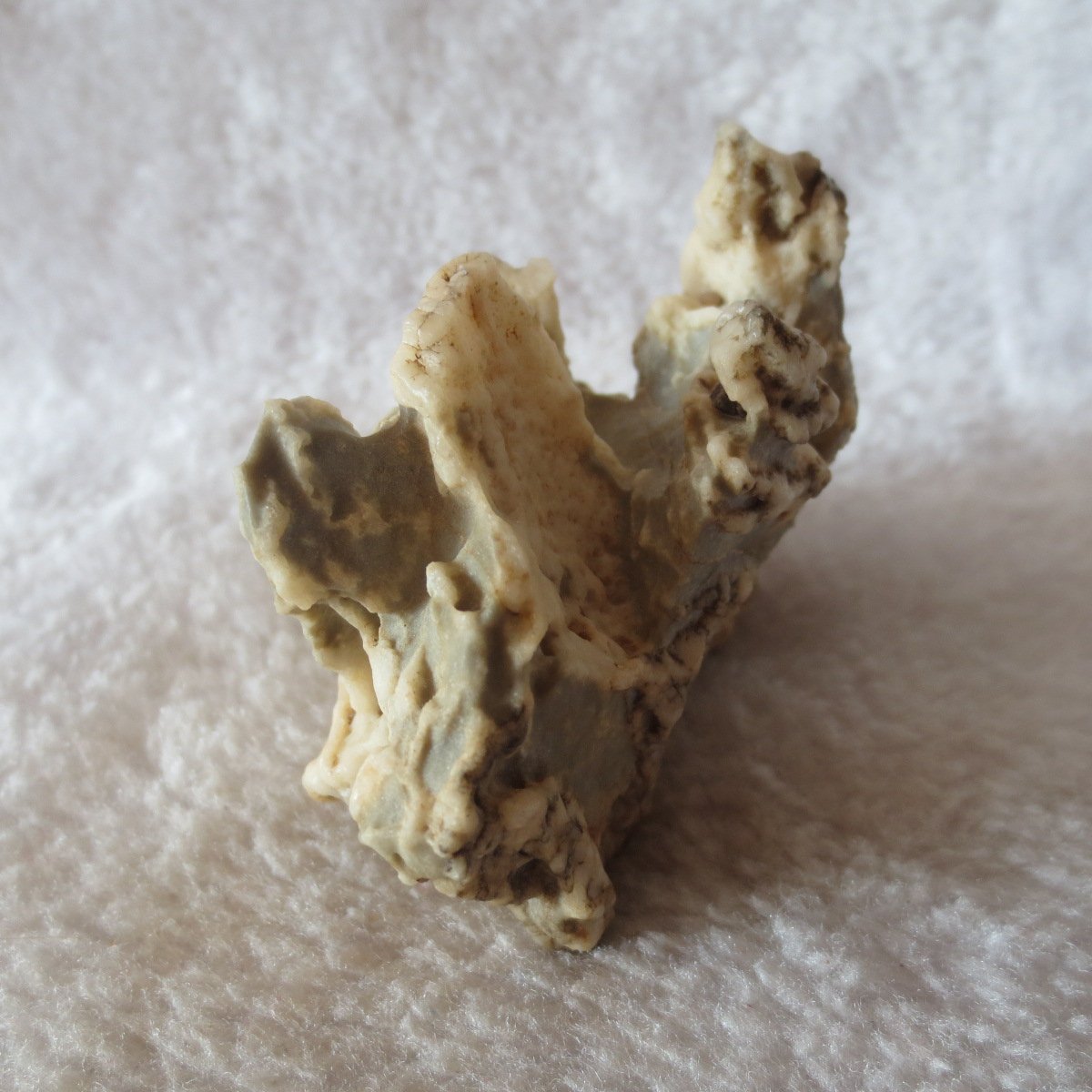 mountain shaped gobi wind carved layered agate natural rough stone specimen (j35)