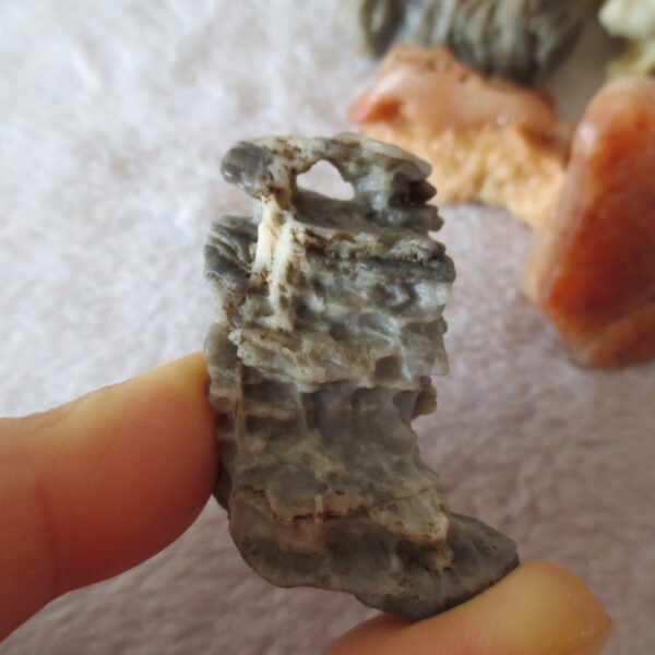 gobi desert raw rough stones natural mountain gobi rocks specimen for table decor. (p60)