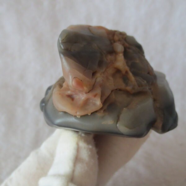 mountain shaped gobi wind carved layered agate natural rough stone specimen (v22) (copy)