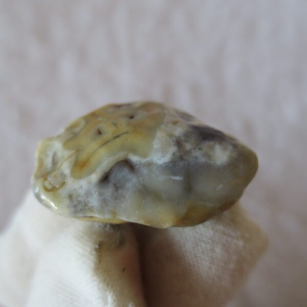 natural gobi vein agate raw stone, jinmai stone specimen (q18） (copy)