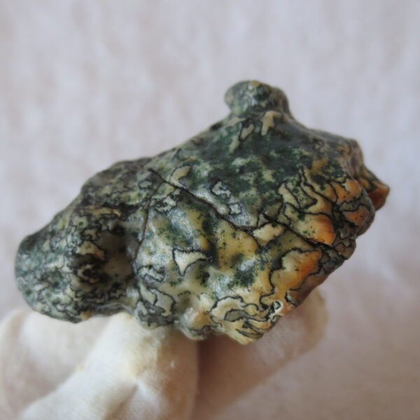 natural green grass flower gobi moss agate , desert gobi stone mineral specimen (t01)