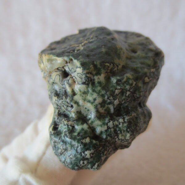 natural green grass flower gobi moss agate , desert gobi stone mineral specimen (t01)