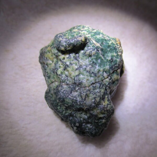 natural green grass flower gobi moss agate , desert gobi stone mineral specimen (t01)