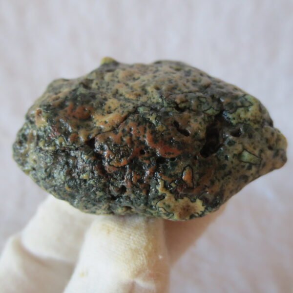natural green grass flower gobi moss agate , desert gobi stone mineral specimen (t02)