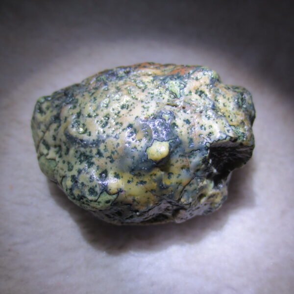 natural green grass flower gobi moss agate , desert gobi stone mineral specimen (t02)
