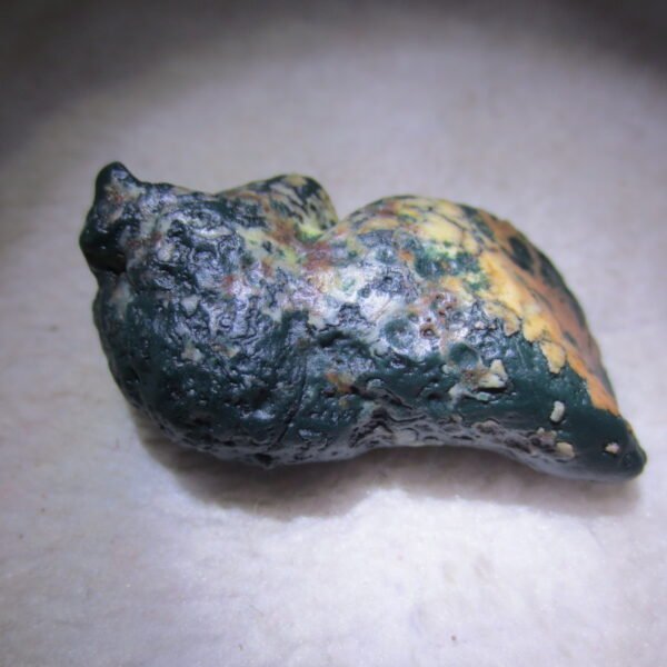 natural green grass flower gobi moss agate , desert gobi stone mineral specimen (t06)