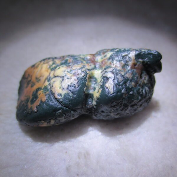 natural green grass flower gobi moss agate , desert gobi stone mineral specimen (t06)