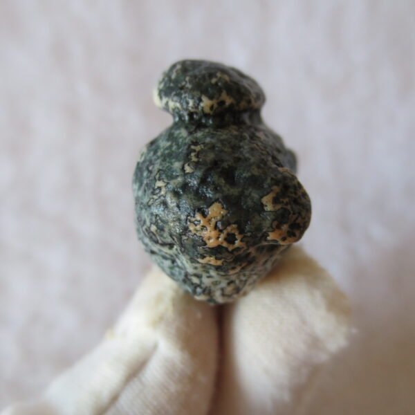 natural green grass flower gobi moss agate , desert gobi stone mineral specimen (t07） (copy)