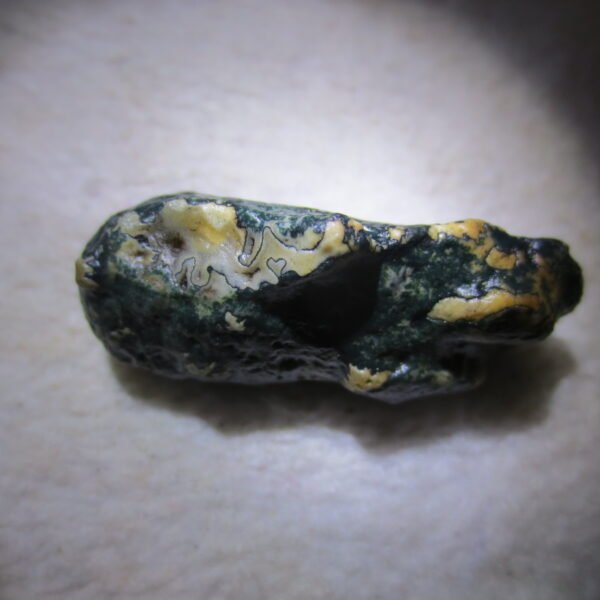 natural green grass flower gobi moss agate , desert gobi stone mineral specimen (t09）