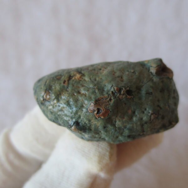 natural green grass flower gobi moss agate , desert gobi stone mineral specimen (t12）