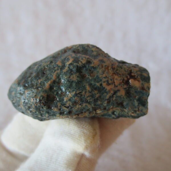 natural green grass flower gobi moss agate , desert gobi stone mineral specimen (t14）
