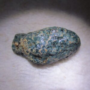 natural green grass flower gobi moss agate , desert gobi stone mineral specimen (t14）