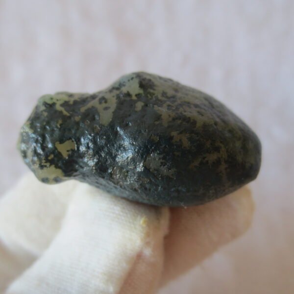 natural green grass flower gobi moss agate , desert gobi stone mineral specimen (t16）