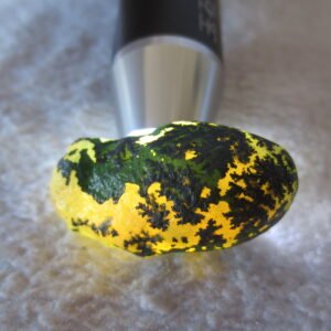 natural green grass flower gobi moss agate , desert gobi stone mineral specimen (t16）
