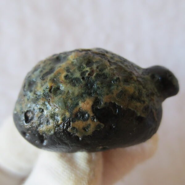 natural green grass flower gobi moss agate , desert gobi stone mineral specimen (t17）