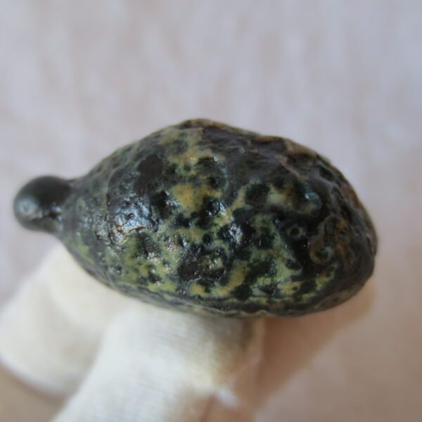 natural green grass flower gobi moss agate , desert gobi stone mineral specimen (t17）