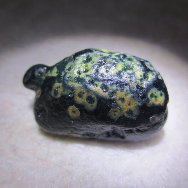 natural green grass flower gobi moss agate , desert gobi stone mineral specimen (t17）