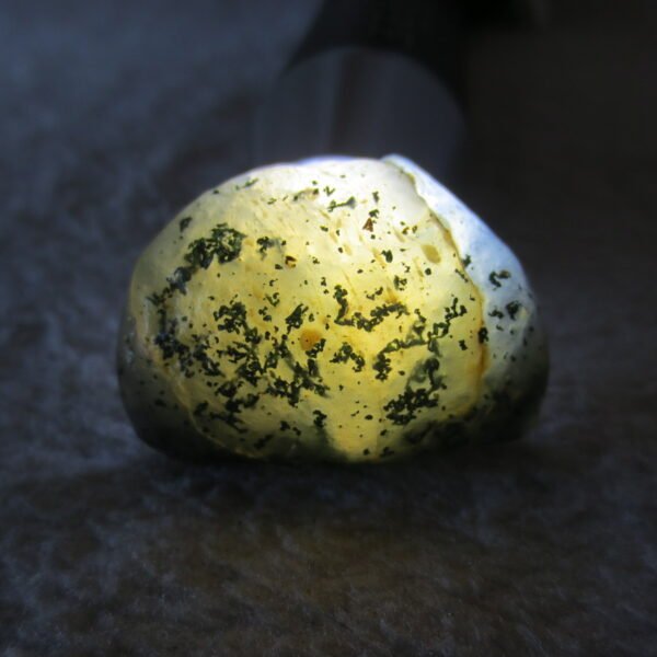 natural green grass flower gobi moss agate , desert gobi stone mineral specimen (t18）