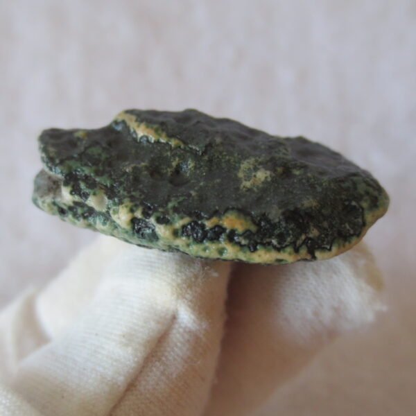 natural green grass flower gobi moss agate , desert gobi stone mineral specimen (t18） (copy)