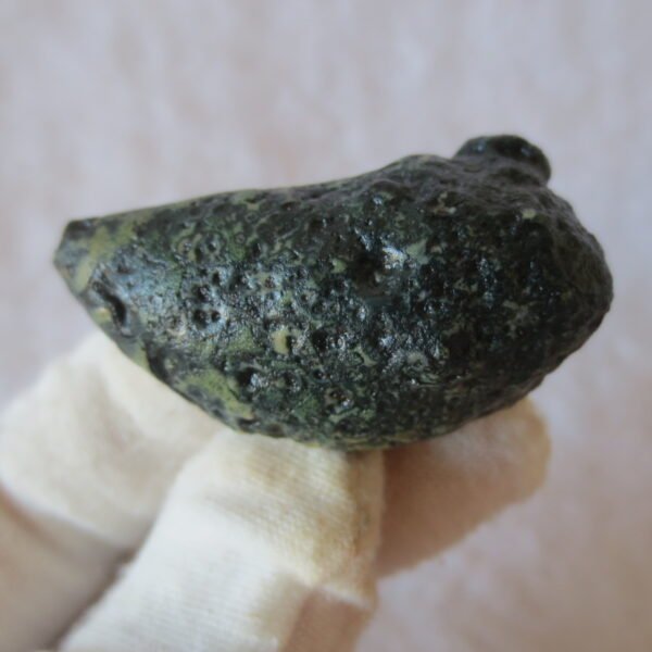 natural green grass flower gobi moss agate , desert gobi stone mineral specimen (t20）