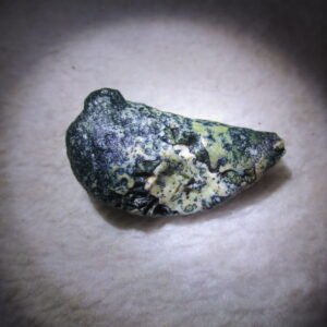 natural green grass flower gobi moss agate , desert gobi stone mineral specimen (t20）